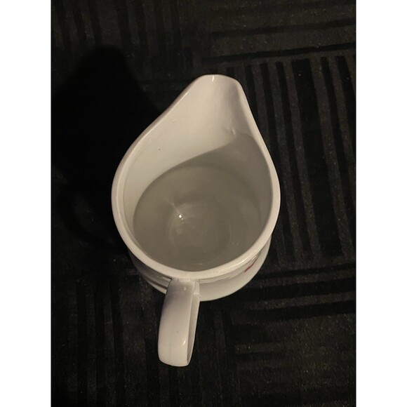 Christmas Holly Berry creamer and lidded sugar bowl set - Picture 9 of 10